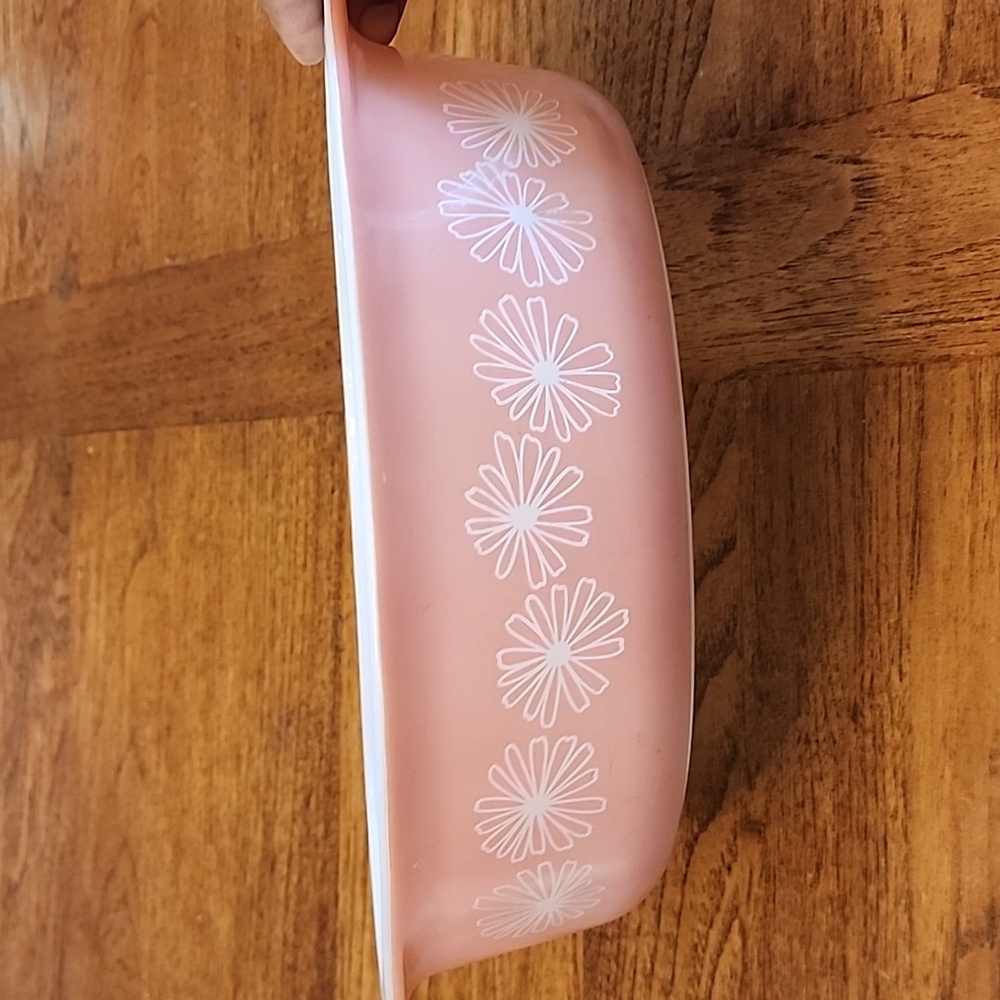 PYREX Pink Daisy Casserole Dish with Lid 2 1/2 QT